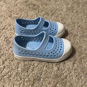 Size 5 Toddler Girl’s Old Navy Perforated Mary-Jane Slip-On Shoes